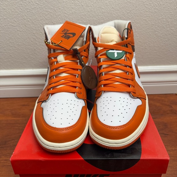 Jordan 1 Retro High OG Starfish (Women's) Size 12 - Picture 2 of 9